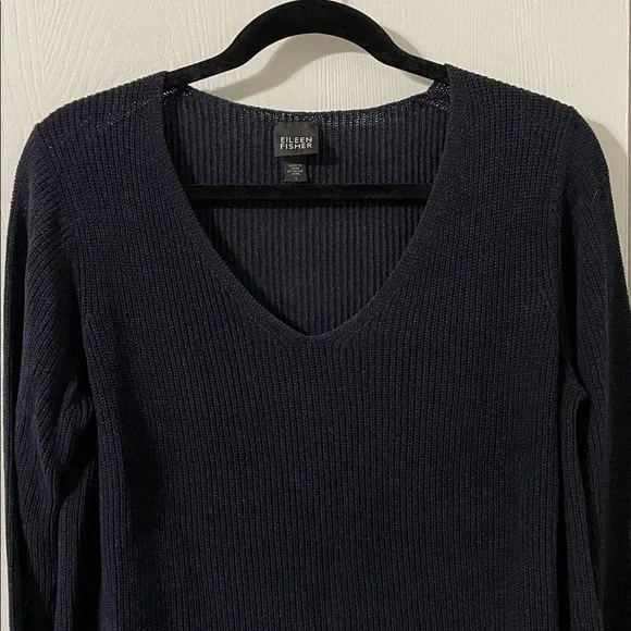Eileen Fisher Silk Blend Like New Santana Knit V-Neck Navy Sweater Size Large - Picture 3 of 6